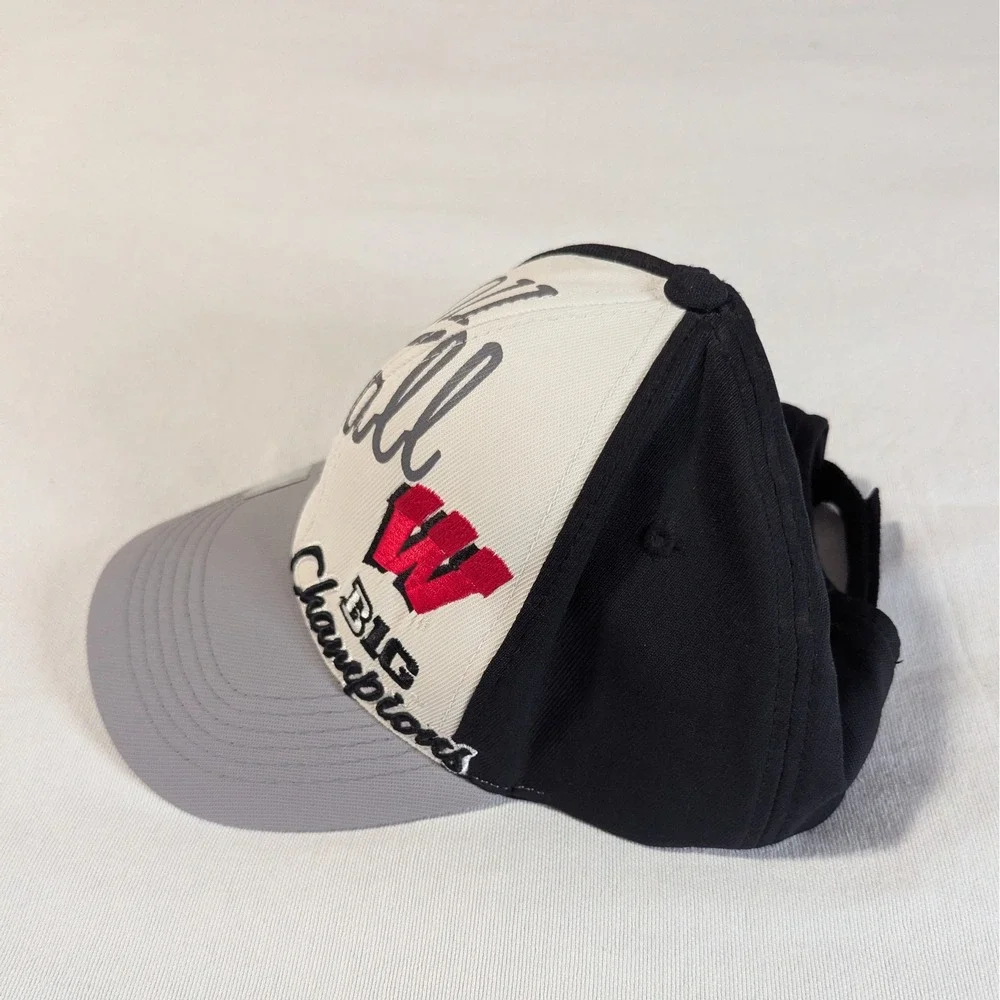 Wisconsin Badgers Hat 2011 Big Ten Champions Football Locker Room Strapback Cap